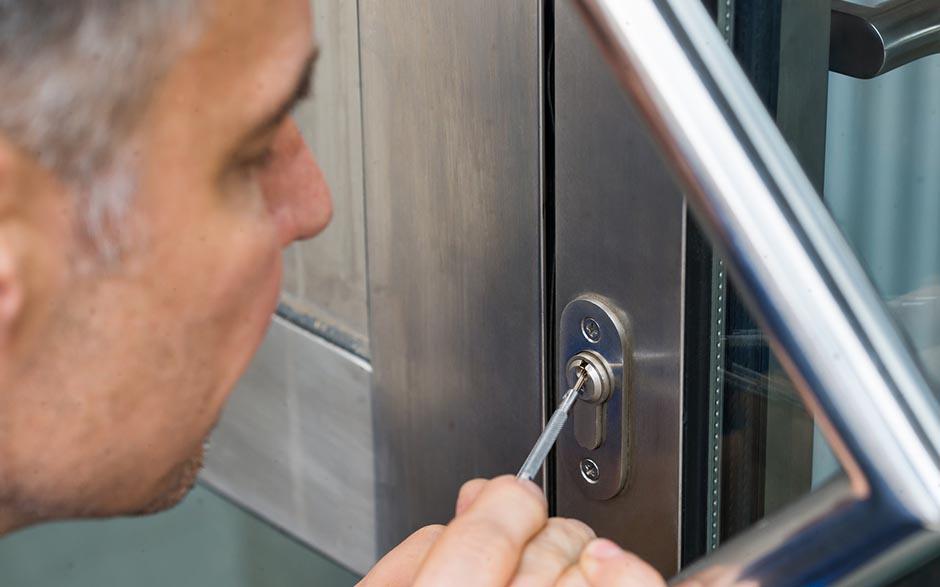 changer serrure porte fenetre pvc Les Ulis