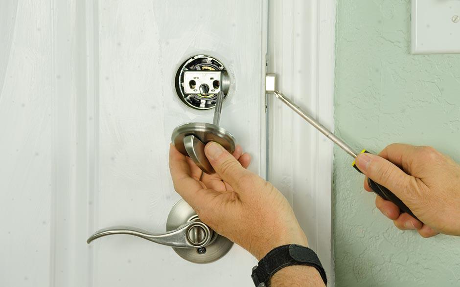 changer serrure de porte Évry
